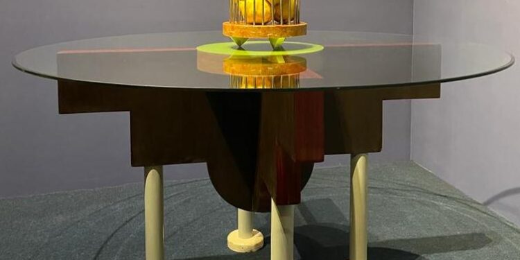 Bombonera: una muestra tentadora y lúdica que conjuga arte y diseño