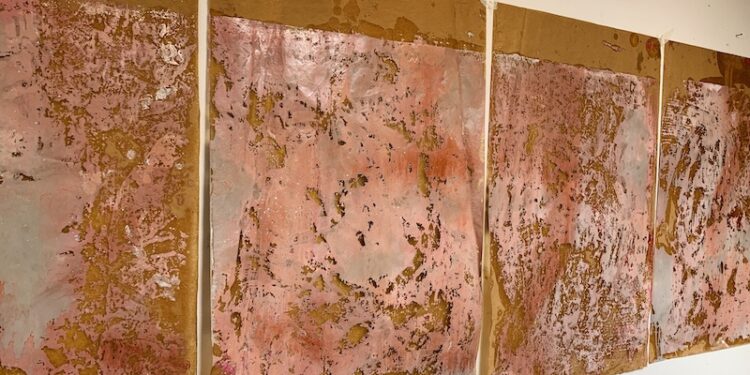 Un retrato de sí misma: la especial conexión entre la pintura y Filipa Eyzaguirre
